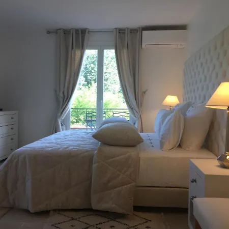 Louise-rose Bed and Breakfast Villeneuve-Loubet