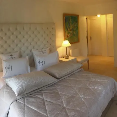 Bed and Breakfast Louise-rose 4*