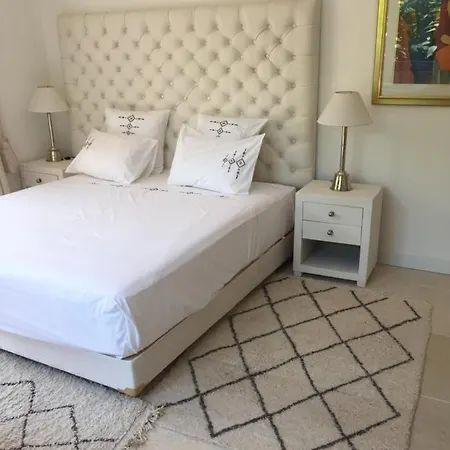 Louise-rose Bed and Breakfast