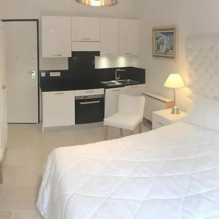 Bed and Breakfast Louise-rose Villeneuve-Loubet