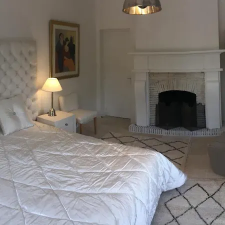 Louise-rose Bed and Breakfast