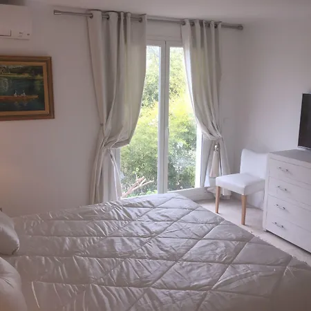 Louise-rose Bed and Breakfast