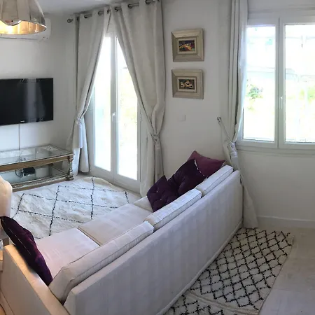 Bed and Breakfast Louise-rose 4*