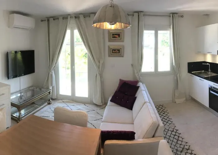 Louise-rose Bed and Breakfast 4*