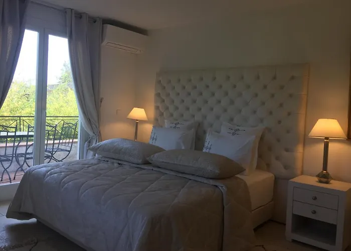 Louise-rose 4*