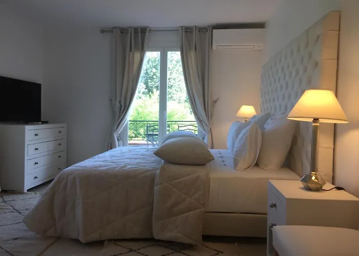 Louise-rose Bed and Breakfast Villeneuve-Loubet