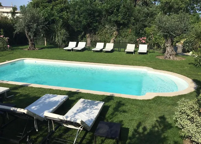 Bed and Breakfast Louise-rose 4*