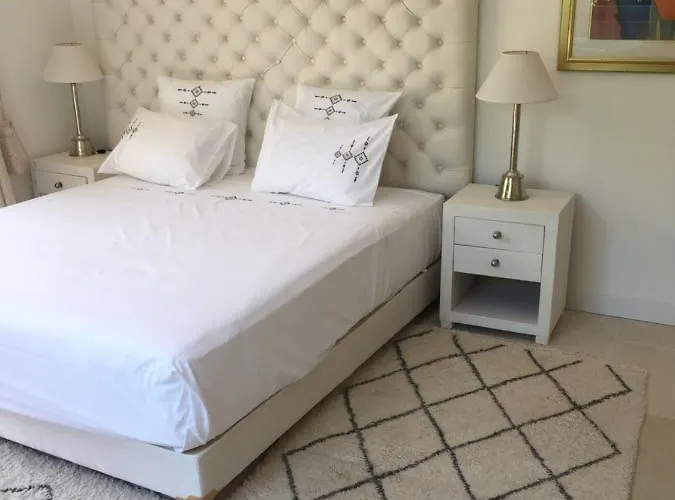 Louise-rose Bed and Breakfast