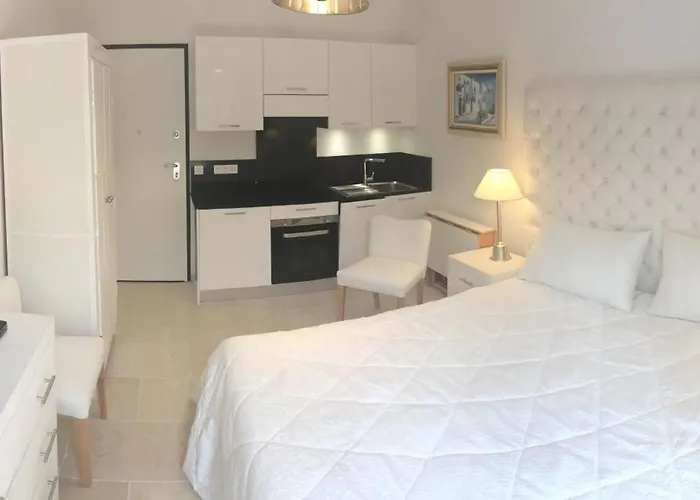 Bed and Breakfast Louise-rose Villeneuve-Loubet