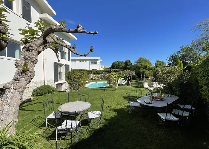 Louise-rose Bed and Breakfast 4*