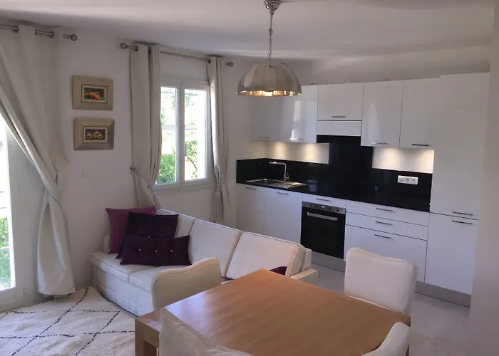 Bed and Breakfast Louise-rose 4*